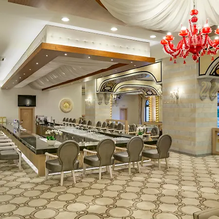 Θέρετρο Royal Palace 5*