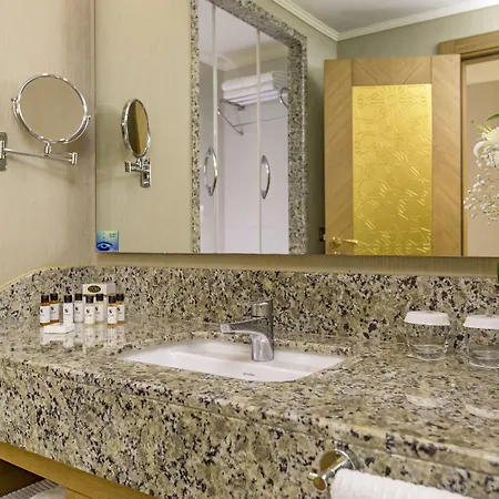 Royal Palace 5*